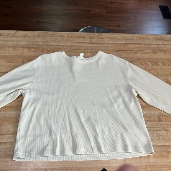 🤍 Treasure & Bond Waffle Thermal Crewneck – Size M – NWOT - Picture 8 of 8